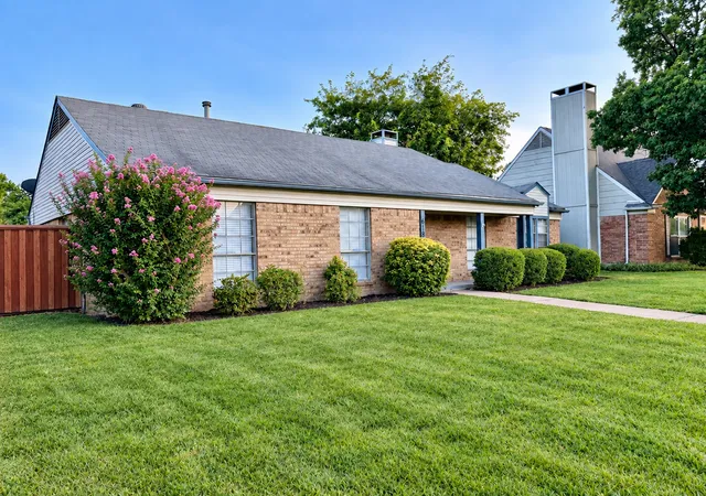 Photo 4 of Single family home for sale at 618 Pyramid Dr, Garland, TX 75040 | MLS# 21348456 | Listing updated on 2026-09-12