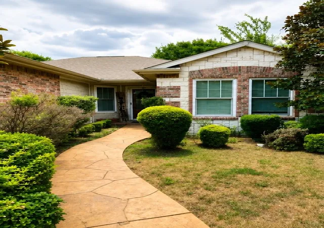 Photo 3 of Sale Pending at 16340 Cowboy Trl, Justin, TX 76247 | MLS# 21354788 | Listing updated on 2026-09-29