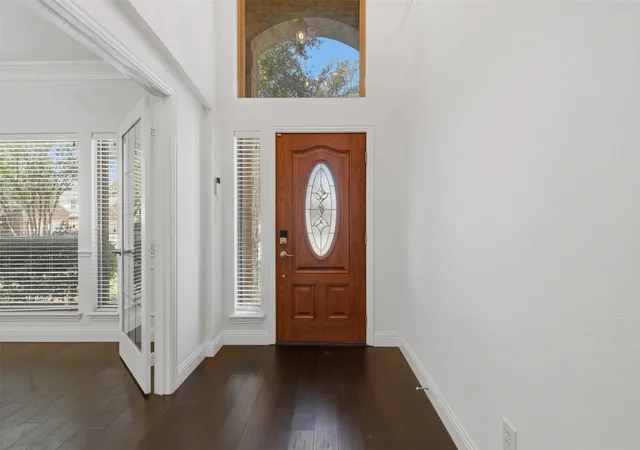 Photo 3 of Single family home for sale at 6974 Shoreview Dr, Grand Prairie, TX 75054 | MLS# 21354862 | Listing updated on 2026-09-08
