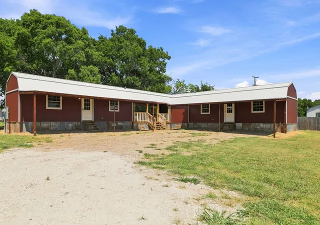 Photo 2 of Single family home for sale at 933 Scott, Honey Grove, TX 75446 | MLS# 21352482 | Listing updated on 2026-09-13
