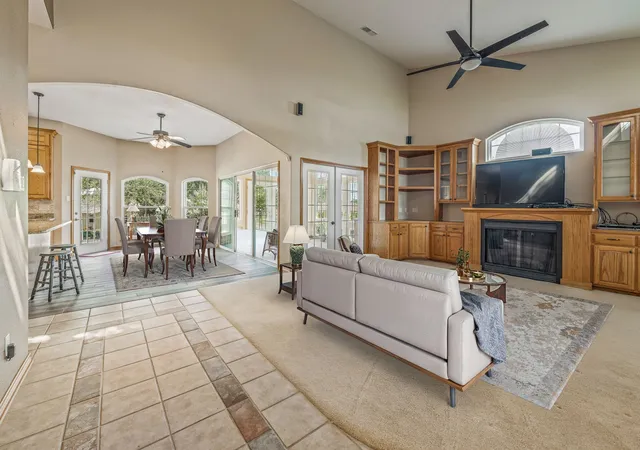 Photo 4 of Single family home for sale at 1517 Oakwood Dr, Stephenville, TX 76401 | MLS# 21355137 | Listing updated on 2026-09-08