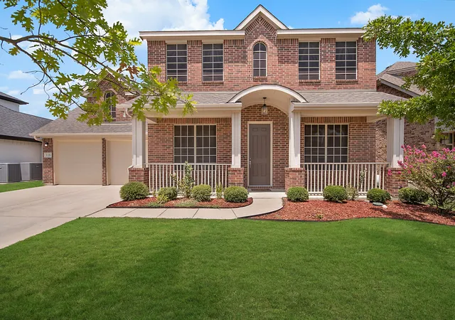 Photo 2 of Single family home for sale at 316 Bluffside Trl, Fort Worth, TX 76126 | MLS# 21355111 | Listing updated on 2026-09-12