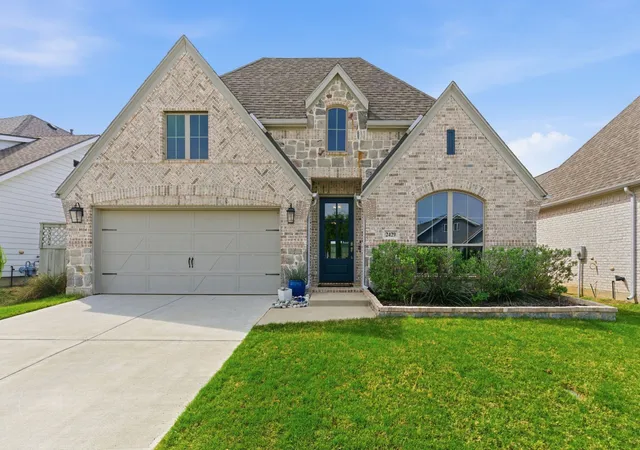 Photo 1 of Single family home for sale at 2429 Lazy Dog Ln, Justin, TX 76247 | MLS# 21355128 | Listing updated on 2026-10-01