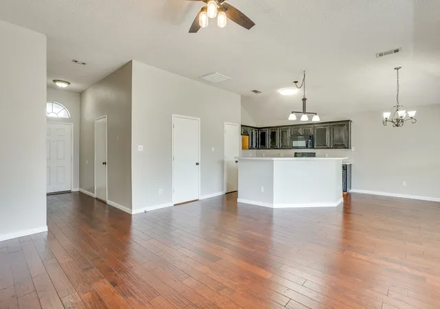 Photo 3 of Single family home for sale at 400 Bretts Wy, Burleson, TX 76028 | MLS# 21352280 | Listing updated on 2026-09-07