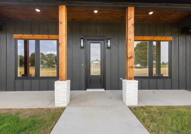 Photo 4 of Single family home for sale at 7727 Molina Dr, Tyler, TX 75704 | MLS# 21343800 | Listing updated on 2026-09-12