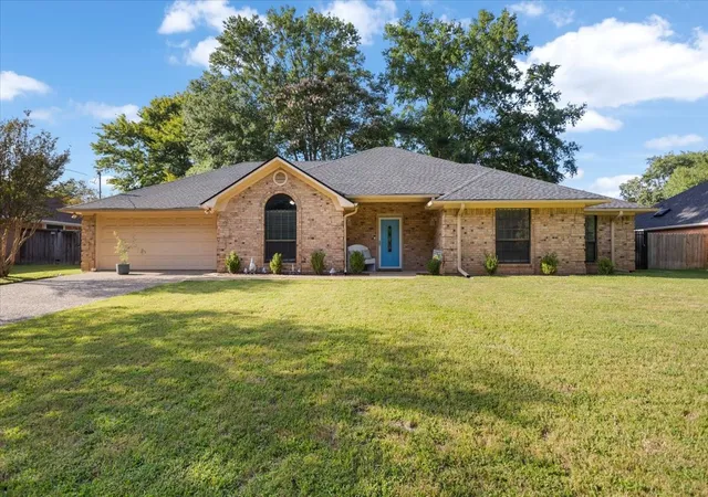 Photo 1 of Single family home for sale at 3108 Varsity Dr, Tyler, TX 75701 | MLS# 21349028 | Listing updated on 2026-09-19
