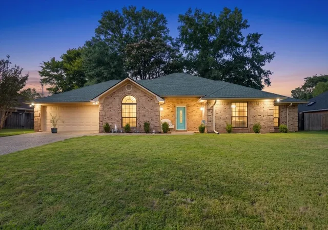 Photo 2 of Single family home for sale at 3108 Varsity Dr, Tyler, TX 75701 | MLS# 21349028 | Listing updated on 2026-09-19