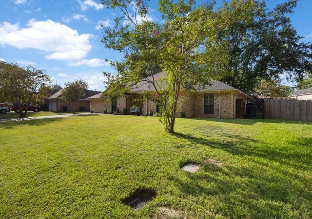 Photo 3 of Single family home for sale at 3108 Varsity Dr, Tyler, TX 75701 | MLS# 21349028 | Listing updated on 2026-09-19