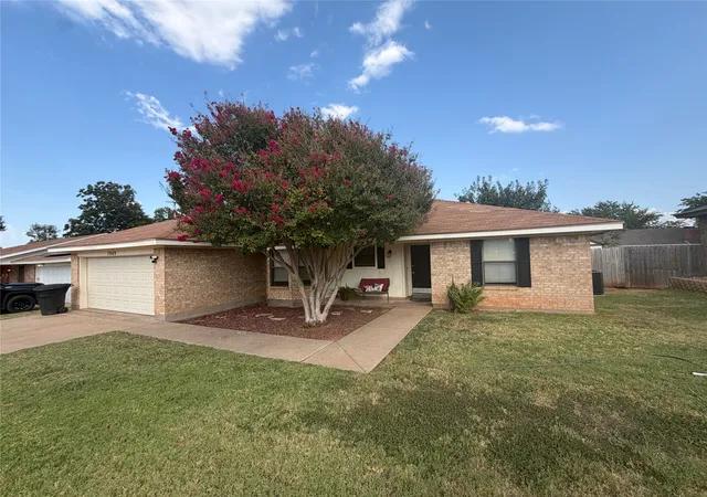 Photo 2 of Sale Pending at 7949 Vita Ct, Abilene, TX 79606 | MLS# 21354895 | Listing updated on 2026-09-09
