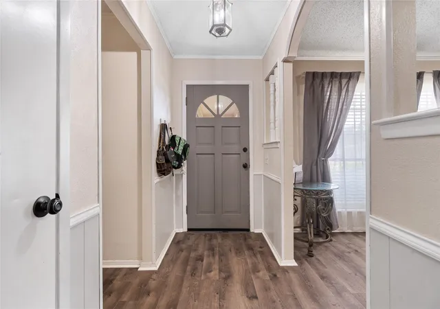 Photo 3 of Single family home for sale at 2001 Chalice Rd, Arlington, TX 76014 | MLS# 21354377 | Listing updated on 2026-09-08