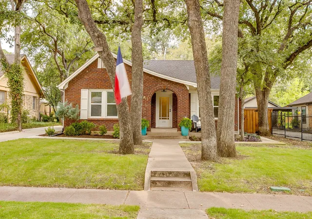 Photo 2 of Single family home for sale at 2310 Primrose Ave, Fort Worth, TX 76111 | MLS# 21354726 | Listing updated on 2026-09-12