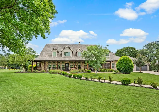 Photo 1 of Single family home for sale at 7400 Arabian Cir, Flower Mound, TX 75022 | MLS# 21355363 | Listing updated on 2026-09-12
