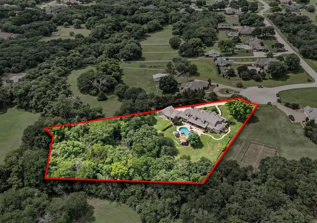 Photo 3 of Single family home for sale at 7400 Arabian Cir, Flower Mound, TX 75022 | MLS# 21355363 | Listing updated on 2026-09-12