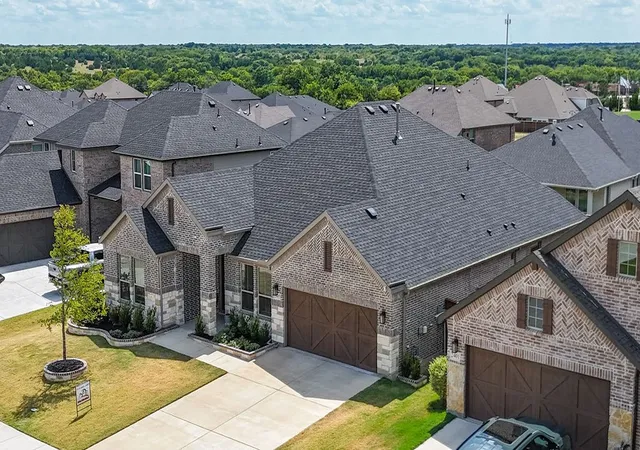 Photo 3 of Single family home for sale at 2405 Hitchford St, Midlothian, TX 76065 | MLS# 21342713 | Listing updated on 2026-10-06