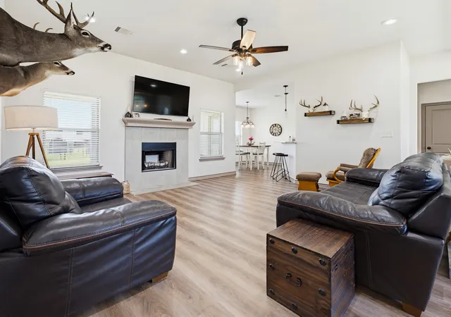Photo 3 of Sale Pending at 121 Walnut St, Paradise, TX 76073 | MLS# 21351975 | Listing updated on 2026-09-25