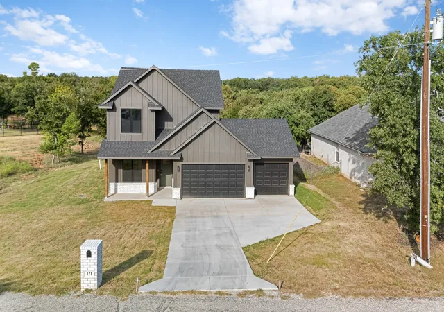 Photo 1 of Single family home for sale at 121 Jim Walter Dr, Runaway Bay, TX 76426 | MLS# 21355433 | Listing updated on 2026-09-11