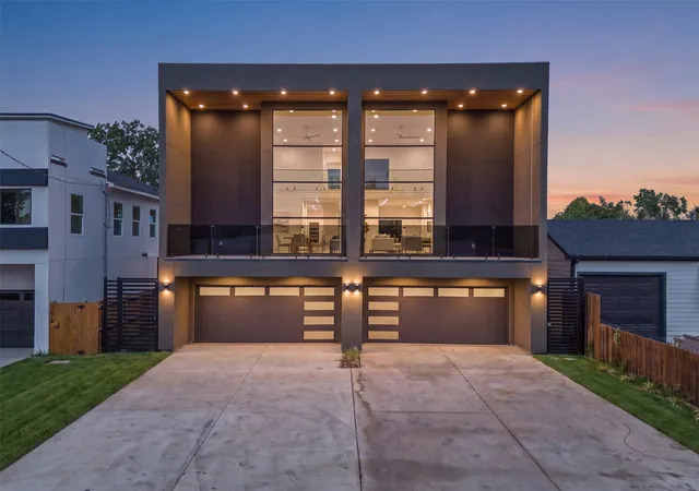 Photo 1 of Single family home for sale at 820 Lambert St, Dallas, TX 75203 | MLS# 21355550 | Listing updated on 2026-09-10