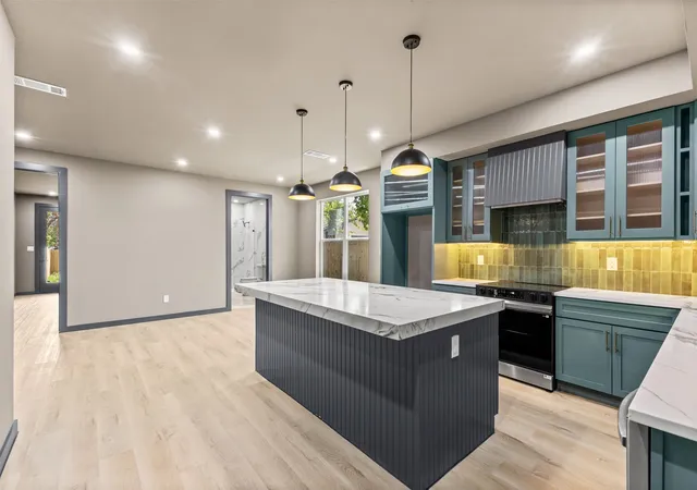 Photo 3 of Single family home for sale at 820 Lambert St, Dallas, TX 75203 | MLS# 21355550 | Listing updated on 2026-09-10