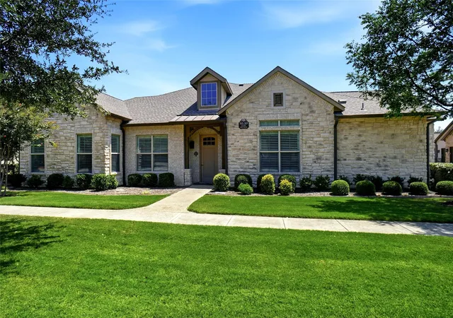 Photo 1 of Sale Pending at 365 Watermere Dr, Southlake, TX 76092 | MLS# 21355594 | Listing updated on 2026-09-10