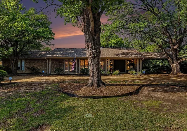 Photo 1 of Single family home for sale at 6517 Briarmeade Dr, Dallas, TX 75254 | MLS# 21355187 | Listing updated on 2026-09-14