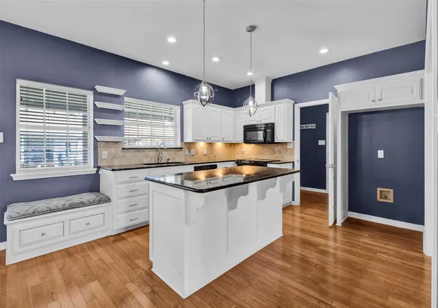Photo 2 of Single family home for sale at 204 Millpond Dr, Longview, TX 75604 | MLS# 21355612 | Listing updated on 2026-09-13