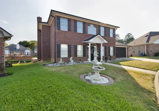Photo 3 of Single family home for sale at 204 Millpond Dr, Longview, TX 75604 | MLS# 21355612 | Listing updated on 2026-09-13