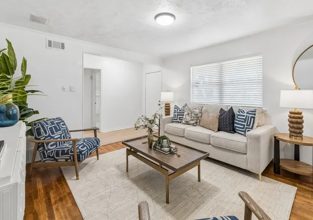 Photo 4 of Single family home for sale at 104 N Weatherred Dr, Richardson, TX 75080 | MLS# 21344440 | Listing updated on 2026-09-21
