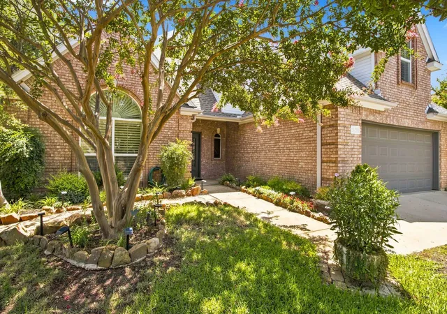 Photo 1 of Single family home for sale at 2620 Heather Brook Ct, Bedford, TX 76021 | MLS# 21355351 | Listing updated on 2026-09-09