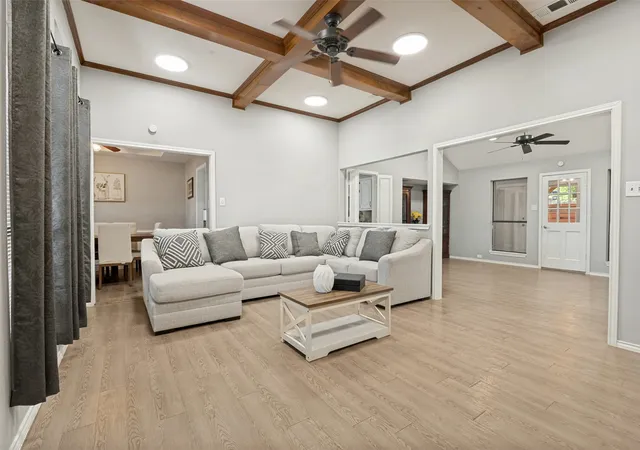 Photo 3 of Sale Pending at 901 Winding Creek Trl, Red Oak, TX 75154 | MLS# 21355895 | Listing updated on 2026-09-15