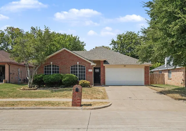 Photo 1 of Sale Pending at 1010 Barkridge Dr, Mc Kinney, TX 75069 | MLS# 21352475 | Listing updated on 2026-09-08