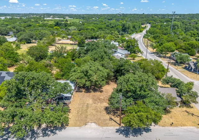Land for sale at 406 W Ball St, Weatherford, TX 76086 | MLS# 21355919