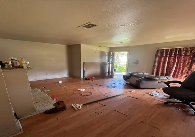 Photo 2 of Single family home for sale at 3131 Abbie St, Shreveport, LA 71103 | MLS# 21355898 | Listing updated on 2026-09-11