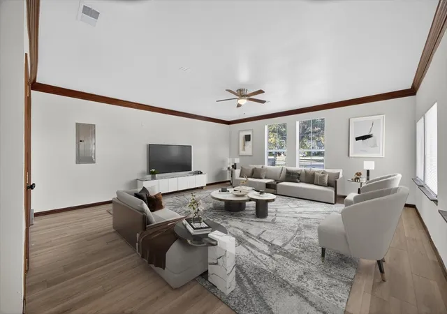 Photo 4 of Single family home for sale at 3532 W Jefferson Blvd, Dallas, TX 75211 | MLS# 21354490 | Listing updated on 2026-10-22