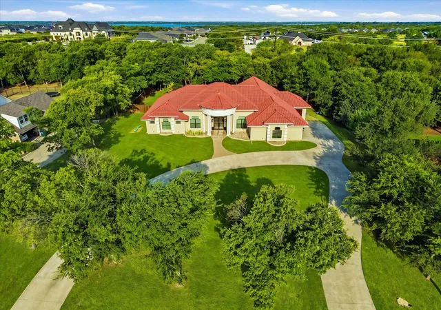 Photo 2 of Single family home for sale at 6532 Shoreline Dr, Little Elm, TX 75068 | MLS# 21354247 | Listing updated on 2026-09-13
