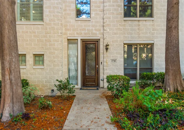 Photo 2 of Condo for sale at 2716 Hibernia St, Dallas, TX 75204 | MLS# 21355929 | Listing updated on 2026-10-04