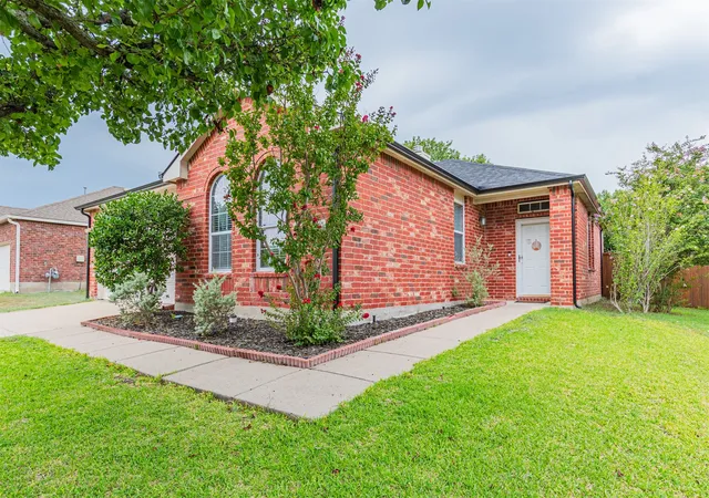 Photo 2 of Single family home for sale at 1310 Cahaba Dr, Wylie, TX 75098 | MLS# 21345120 | Listing updated on 2026-09-10