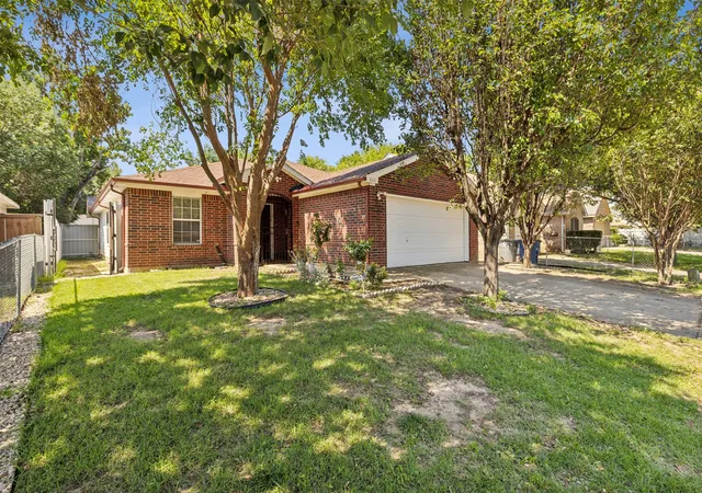 Photo 2 of Sale Pending at 8614 Torreon Ct, Dallas, TX 75217 | MLS# 21343670 | Listing updated on 2026-09-09