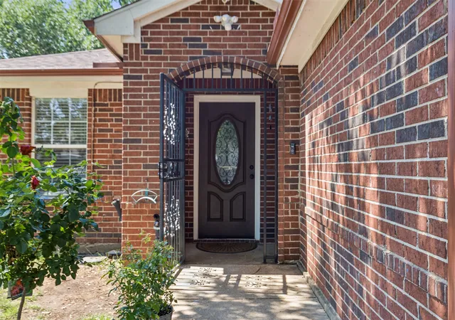 Photo 3 of Sale Pending at 8614 Torreon Ct, Dallas, TX 75217 | MLS# 21343670 | Listing updated on 2026-09-09
