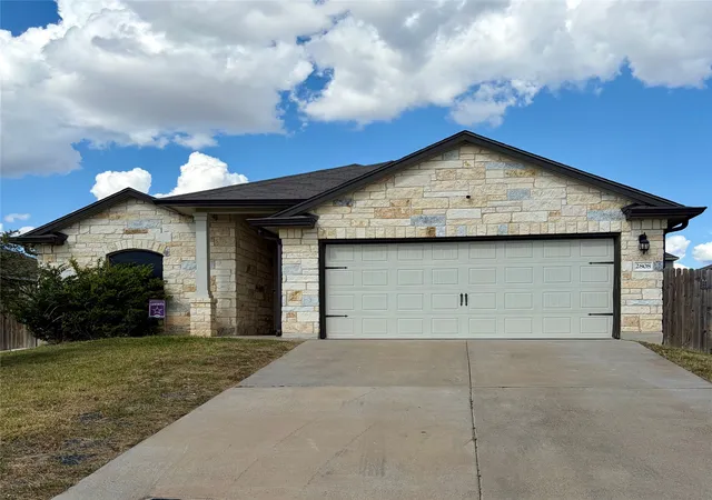 Photo 1 of Single family home for sale at 2808 Risinger Rd, Lorena, TX 76655 | MLS# 21356022 | Listing updated on 2026-09-15