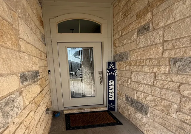 Photo 2 of Single family home for sale at 2808 Risinger Rd, Lorena, TX 76655 | MLS# 21356022 | Listing updated on 2026-09-15
