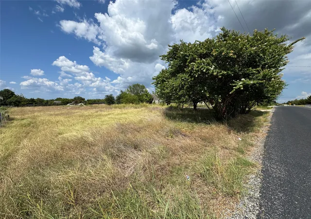 Photo 4 of Sale Pending at 13899 County Road 760, Nevada, TX 75173 | MLS# 21355157 | Listing updated on 2026-09-19