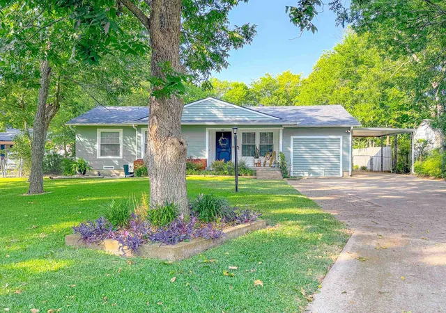 Photo 3 of Single family home for sale at 602 Richmond Ln, Waxahachie, TX 75165 | MLS# 21354073 | Listing updated on 2026-09-14