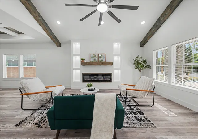 Photo 4 of Single family home for sale at 821 S Ayers Ave, Fort Worth, TX 76103 | MLS# 21356124 | Listing updated on 2026-09-11