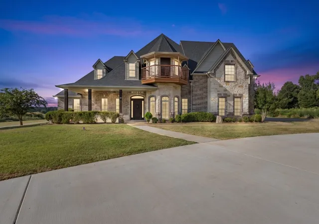 Photo 1 of Single family home for sale at 7820 Molina Dr, Tyler, TX 75704 | MLS# 21356180 | Listing updated on 2026-10-04