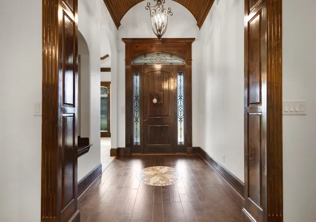 Photo 3 of Single family home for sale at 7820 Molina Dr, Tyler, TX 75704 | MLS# 21356180 | Listing updated on 2026-10-04