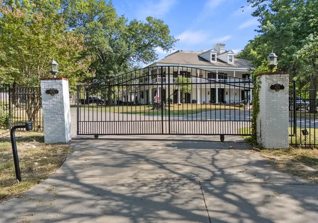 Photo 2 of Single family home for sale at 105 Long Branch Dr, Greenville, TX 75402 | MLS# 21355802 | Listing updated on 2026-09-26