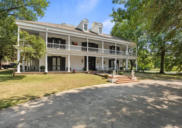 Photo 3 of Single family home for sale at 105 Long Branch Dr, Greenville, TX 75402 | MLS# 21355802 | Listing updated on 2026-09-26