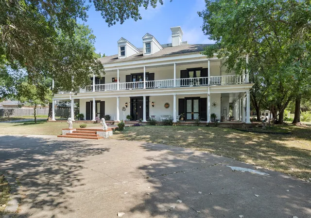 Photo 3 of Single family home for sale at 105 Long Branch Dr, Greenville, TX 75402 | MLS# 21355802 | Listing updated on 2026-09-26