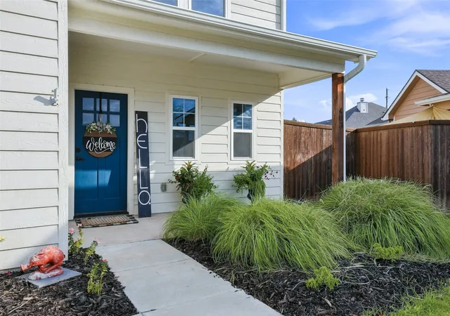 Photo 3 of Sale Pending at 403 Sonoma Ct, Sherman, TX 75092 | MLS# 21351025 | Listing updated on 2026-09-17