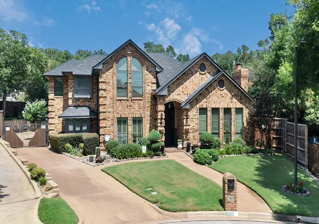 Photo 1 of Sale Pending at 3320 Thorntree Ct, Arlington, TX 76016 | MLS# 21355205 | Listing updated on 2026-09-16